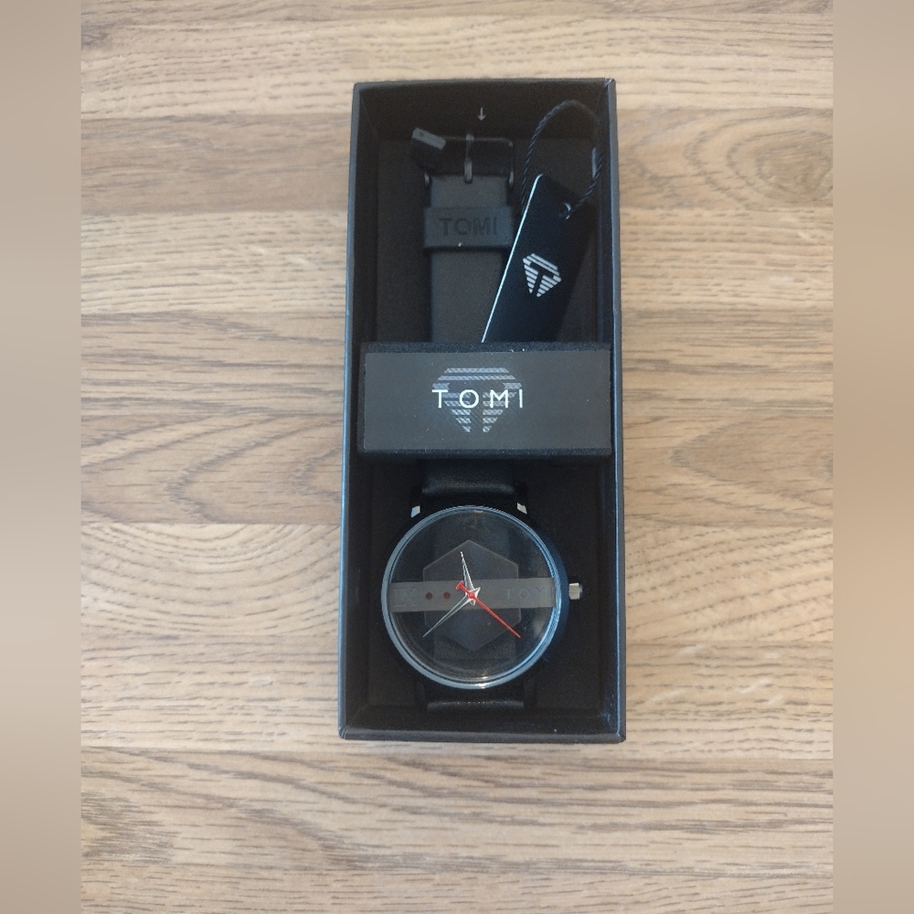 Men's 38MM TOMI Quartz Watch